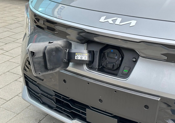 Kia Niro cena 157900 przebieg: 5, rok produkcji 2023 z Gdynia małe 379